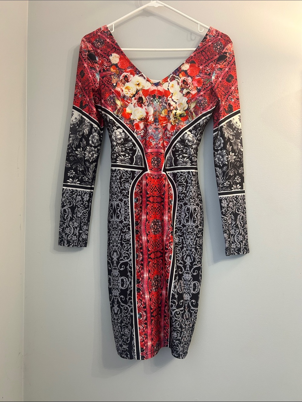 WOW couture Red, Black & White Floral V-Neck Long Sleeve Bodycon Dress